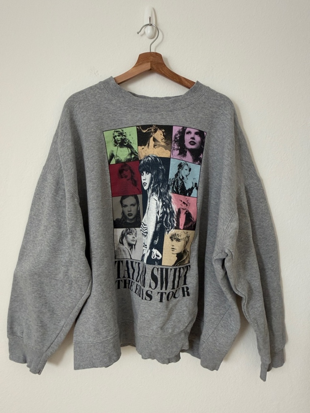 Taylor Swift Eras Tour Crewneck Oversized Sweater Plus Size 2XL Gray Reputation